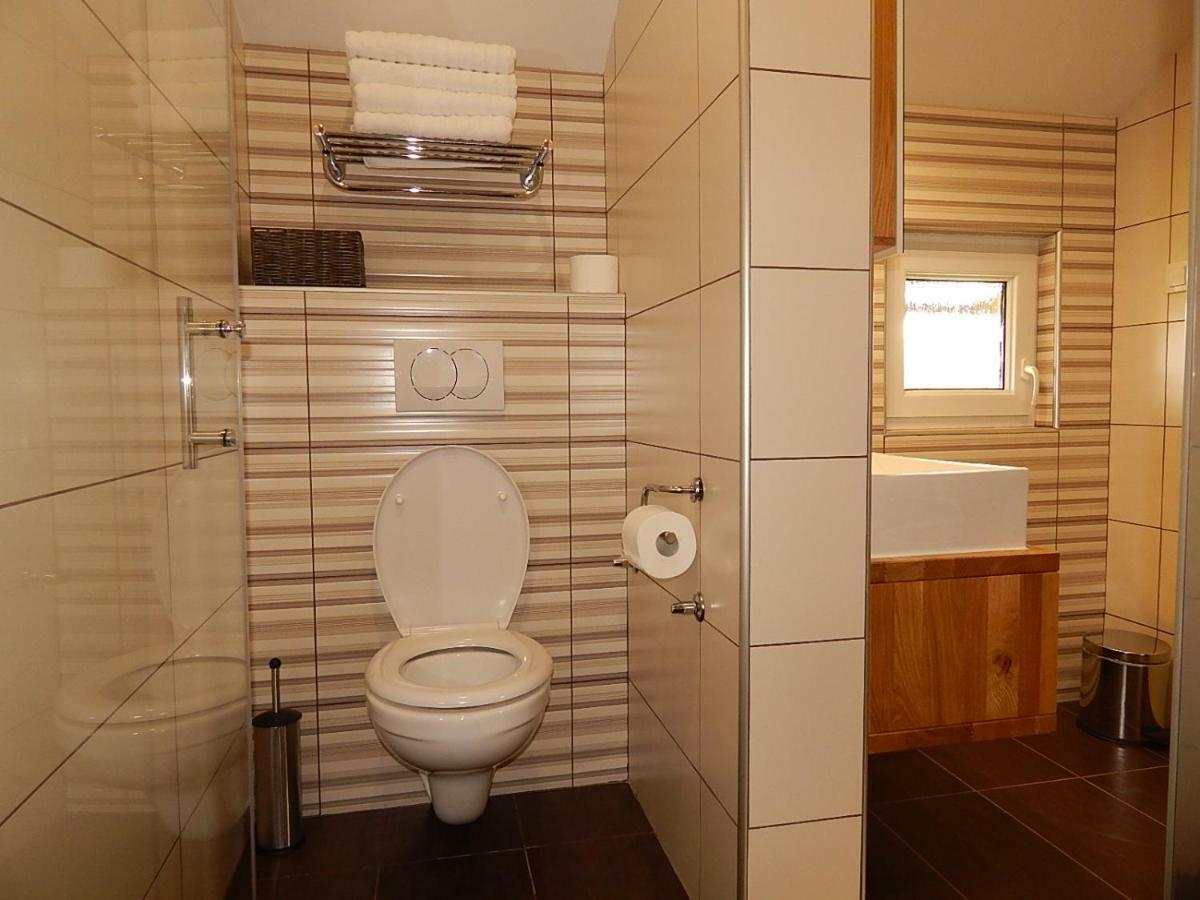 Studio Apartman Lakasa Rakovica Eksteriør billede